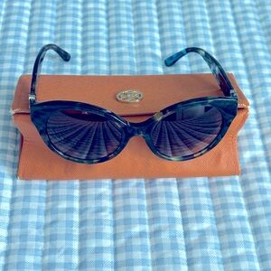Tory Burch sunglasses with case 🕶️😎